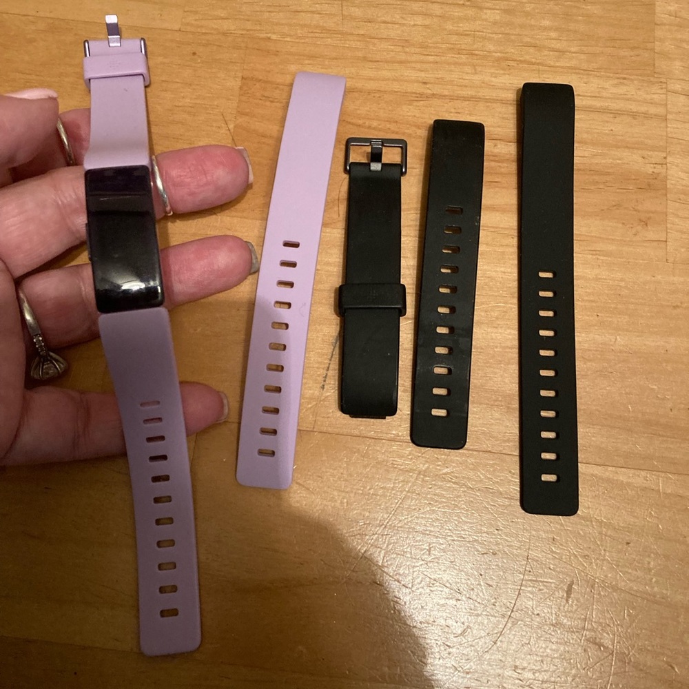 VGUC Fitbit Inspire HR Fitness &
Activity Tracker
Lilac